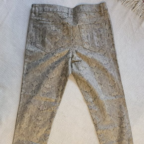 Bisou Bisou snakeskin jean Size 10 - Picture 4 of 6